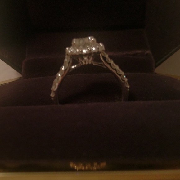 Diamond Engagement Ring Brilliant in white gold - Picture 2 of 6